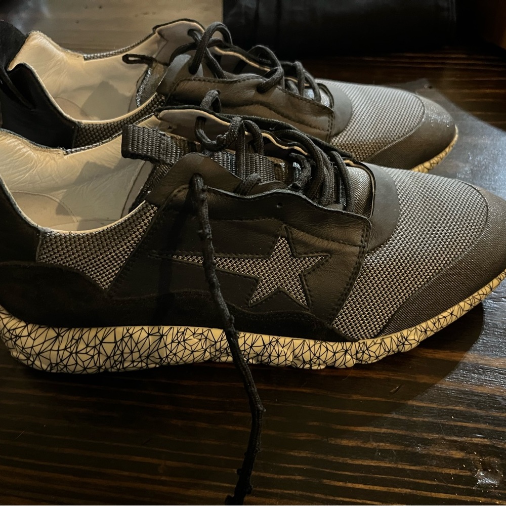 Never Worn. The wrong size and I couldn’t send back. Golden Goose Haus